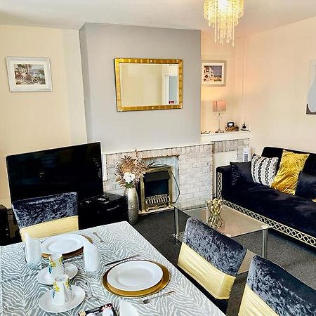Lovely Holiday Home Near Cardiff City Centre - Madoc Road 3 Bedrooms Sleeps Up To 7 Exterior foto