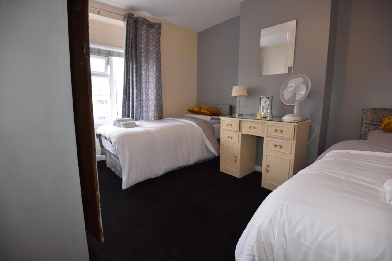 Lovely Holiday Home Near Cardiff City Centre - Madoc Road 3 Bedrooms Sleeps Up To 7 Exterior foto